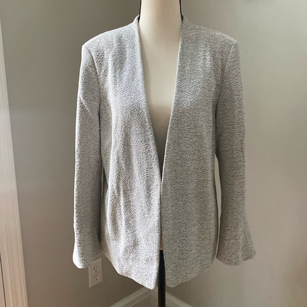 Ann Taylor size 10 minimalist blazer quiet luxury business casual black white